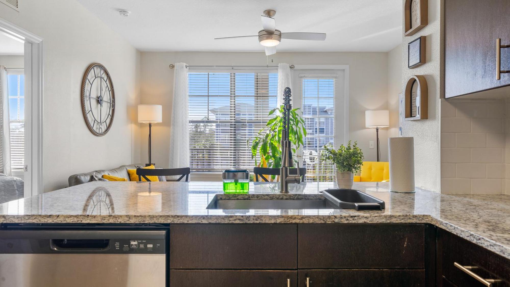 Urban 2Br2Ba Gem-Near Airport Apartment แทมปา ภายนอก รูปภาพ